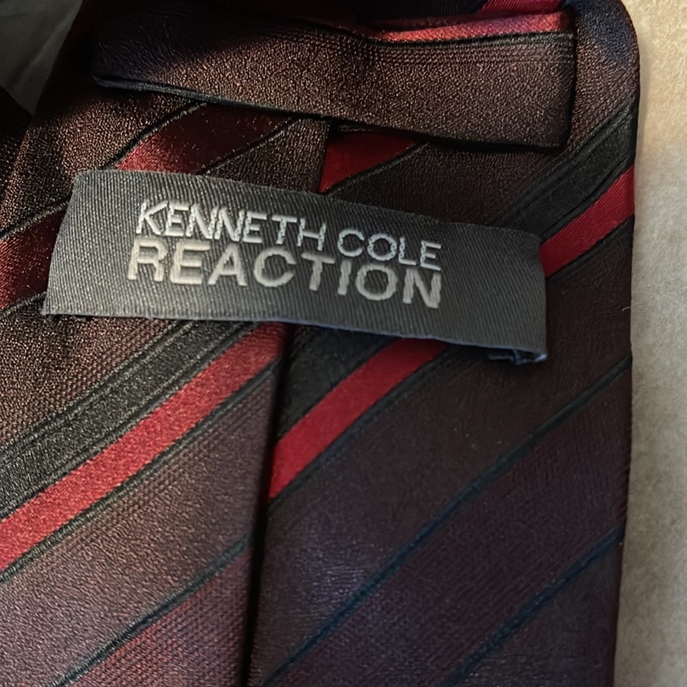 Used tie - Picture 5 of 11